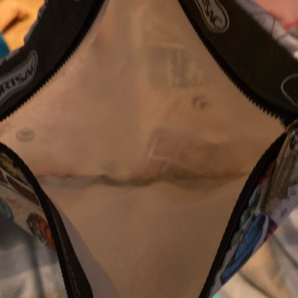 Le Sportsac flat pouch.  Cupcakes and sweets design - so cute. - Picture 5 of 7